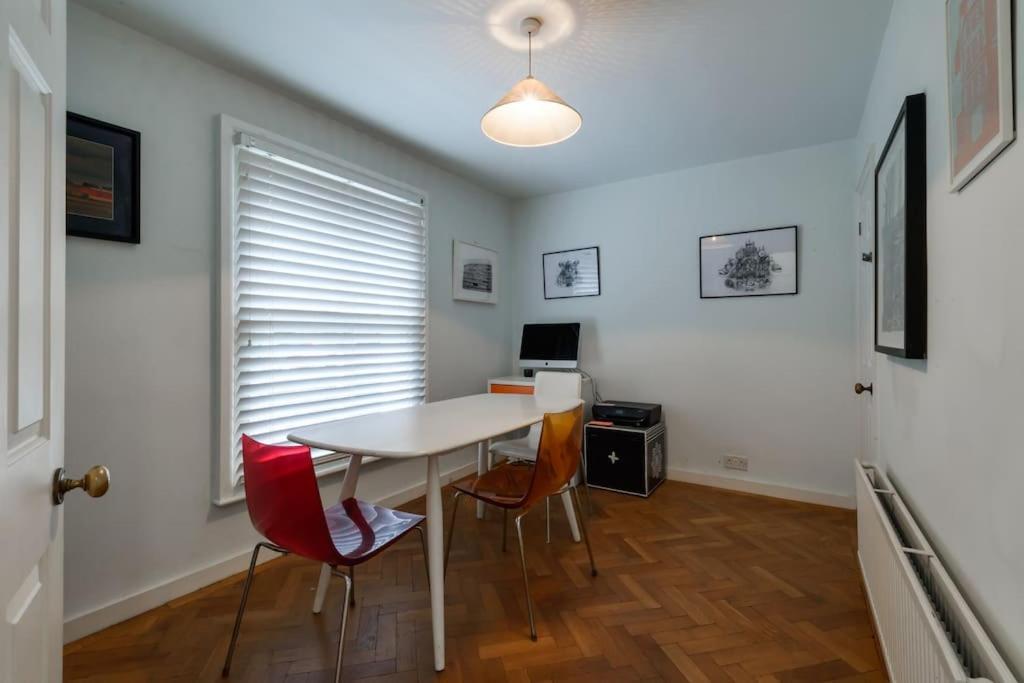 1 Bed Townhouse In Battersea Close To River Thames Holiday home *