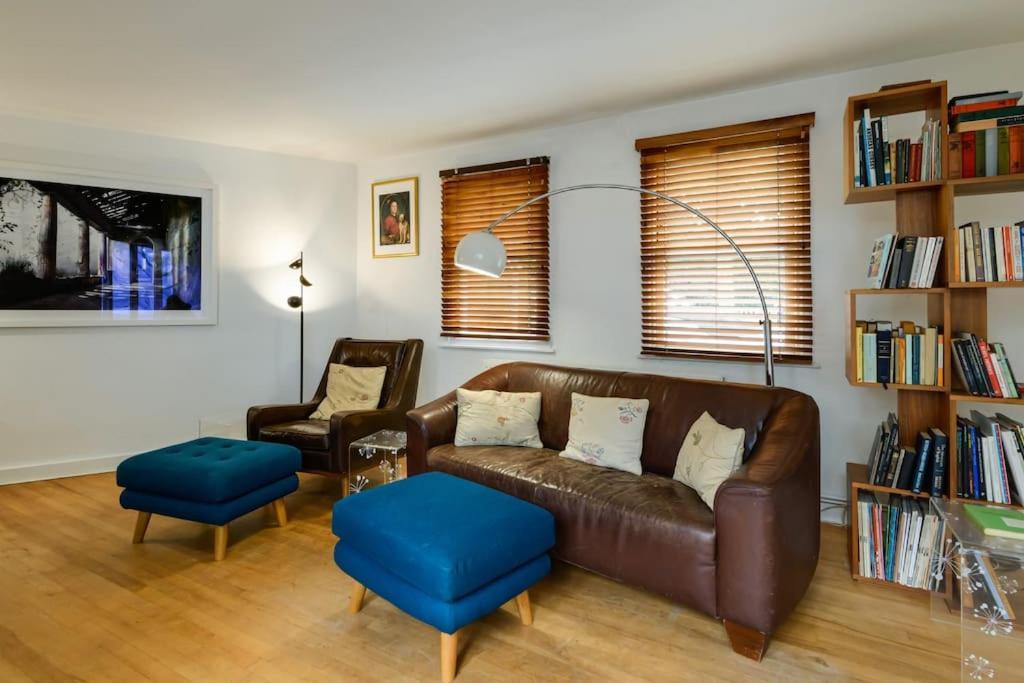 1 Bed Townhouse In Battersea Close To River Thames Holiday home London